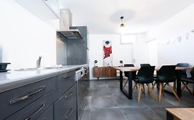 Espace coliving cosy avec piscine - La Conciergerie Martinkeys